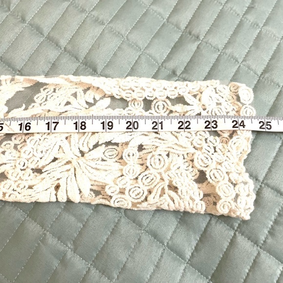 Beautiful lace semi sheer long sleeve blouse, floral embroidery, size M - Picture 7 of 8